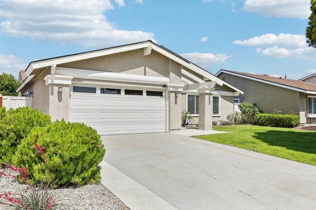 Photo - 17581 Webster Ave