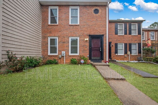 Building Photo - 8078 Woodlake Dr