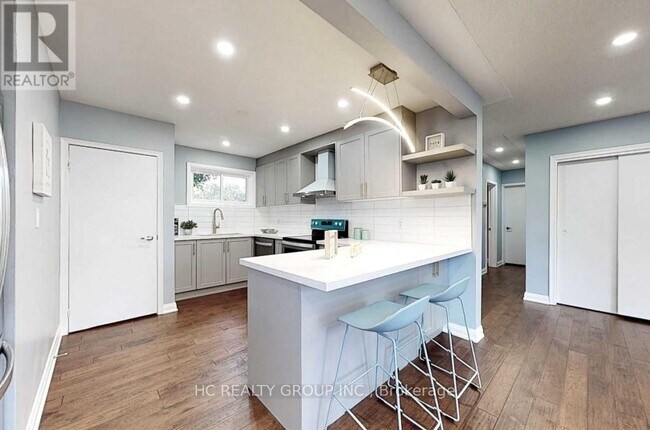 Photo - 101 Cartier Crescent