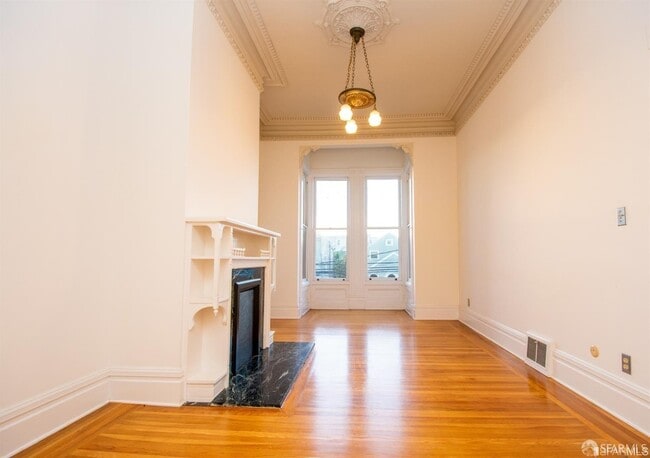 Photo - 923 Treat Ave