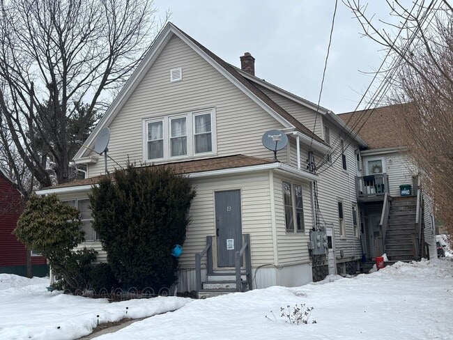 Photo - 19 Summerhill Ave Unit D