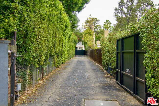 Photo - 23135 Dolorosa St