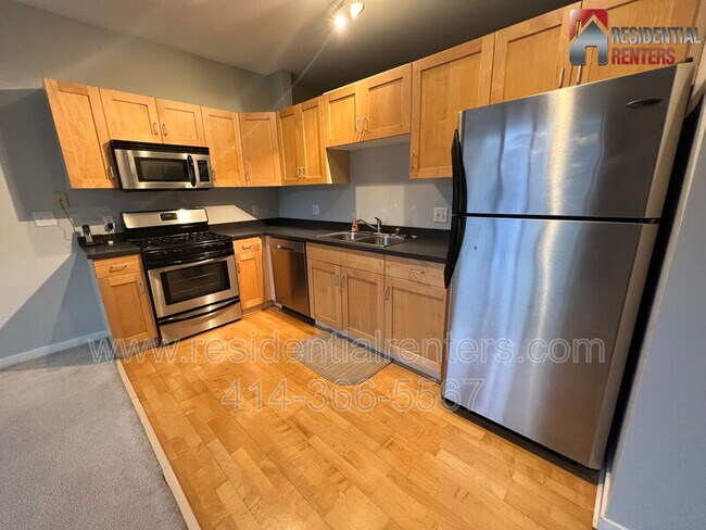 Photo - 2080 N Commerce St Unidad 204