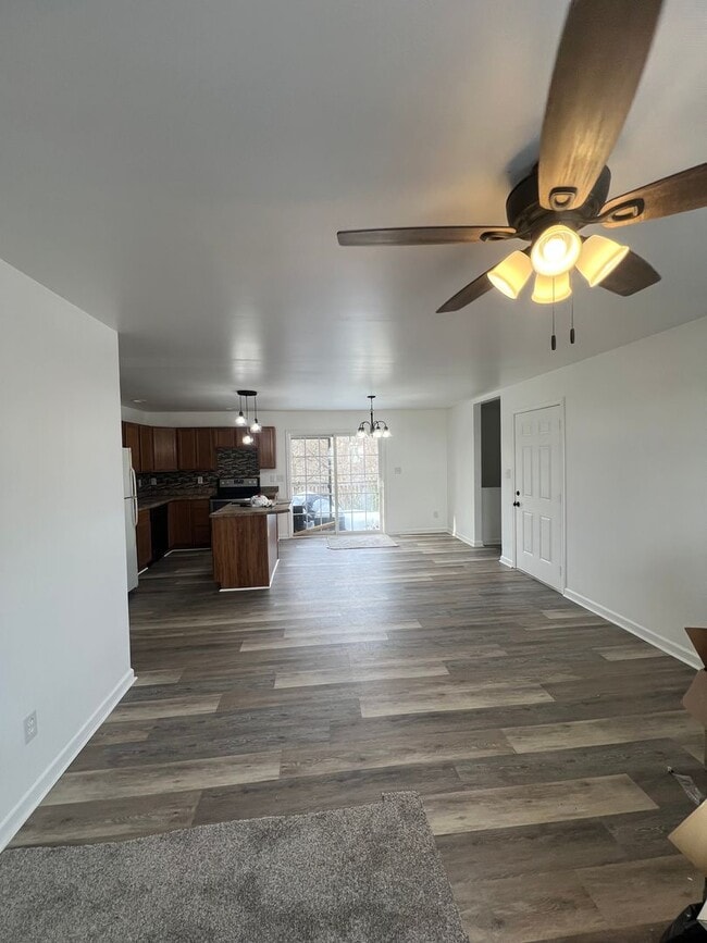 Photo - 5 BEDROOM, 2 baths $2000.00