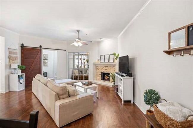 Photo - 1010 Allen St Unidad ID208.36