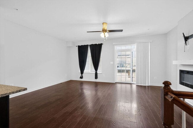 Photo - 9908 Wood Edge Wy