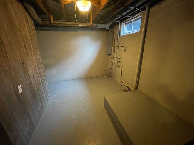 Photo - 2 Bedroom With a Finished Basement and Detached Garage