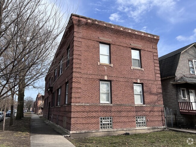 Building Photo - 2707 E 78th St Rental