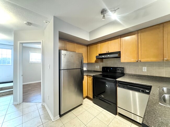 Photo - 65 Turntable Crescent