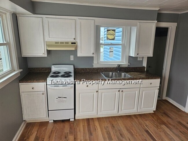 240 Billings Ave - 240 Billings Ave Apartment Unit B