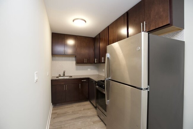 Photo - 535 W Surf St Unit 915