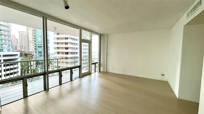 Building Photo - 1408 Brickell Bay Dr Unit 916