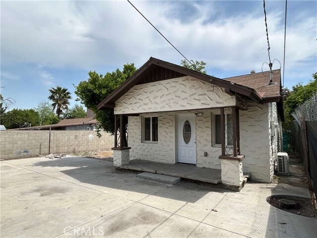 Photo - 1253 W Victoria St