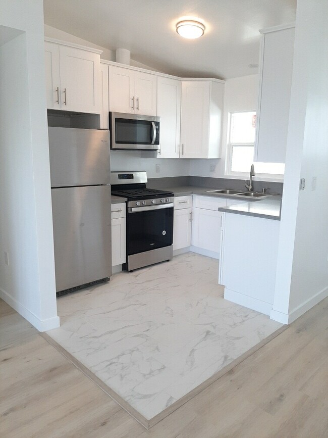 Newly renovated Kitchen! - 1212 N Clark St Apartments