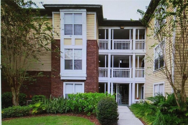 Building Photo - 4107 Chatham Oak Ct Unit 307