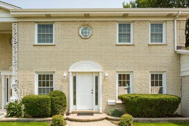 Photo - 1301 N Northwest Hwy