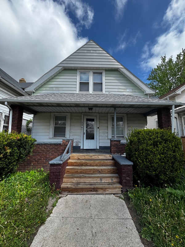 Building Photo - 319 E Streicher St Rental
