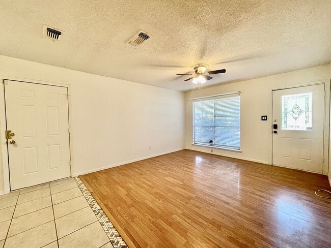 Photo - Charming 3 Bedroom Home w/ 1 Car Garage and Large Fenced Yard!!