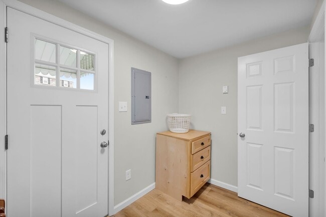 Photo - Fully Furnished Bright & Comfortable 1-Bedroom Cottage Available for Rent