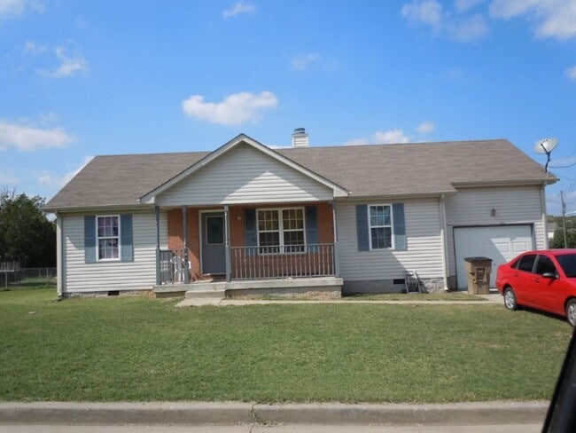 Photo - Large 3br 2ba with garage and privacy fence in Antioch, Tn