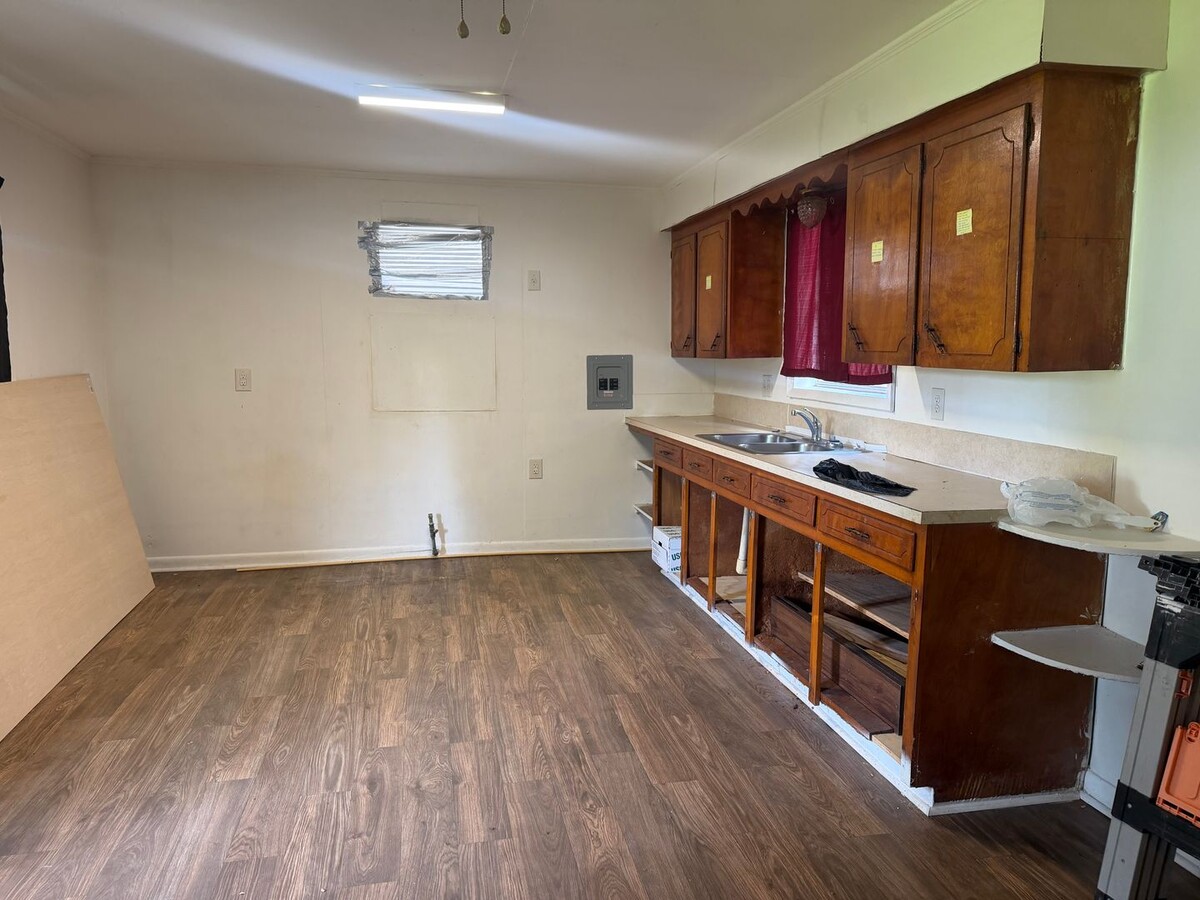 Photo - FOR RENT IN DUSON!