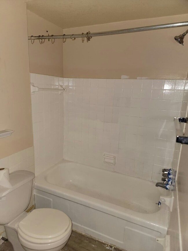 Photo - 14815 Euclid Ave Unidad 304