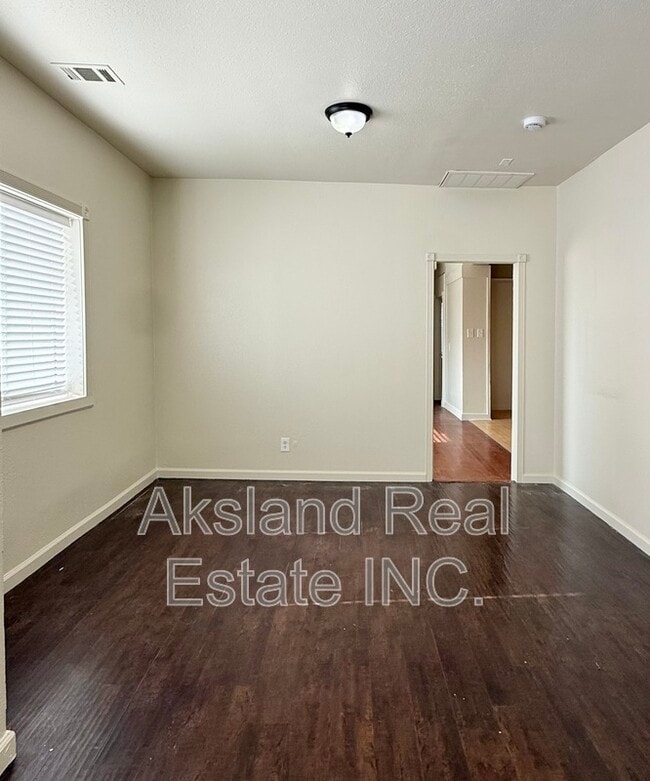 Photo - 139 W Yosemite Ave