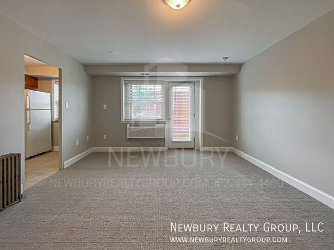 Building Photo - 104 W Steuben St Unit Apt. 8