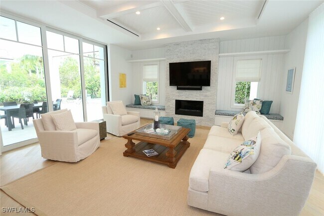 Photo - 300 2nd Ave N