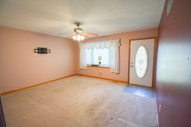Photo - 4 Bed, 2 Bath Home for Rent – Great Location Near Schools