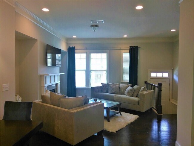 Photo - 4475 Donahue Ave