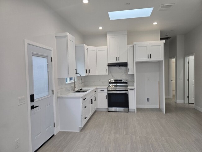 Building Photo - Beautiful cozy home in Garden Grove Unit 2 - 2 beds & 1 bath