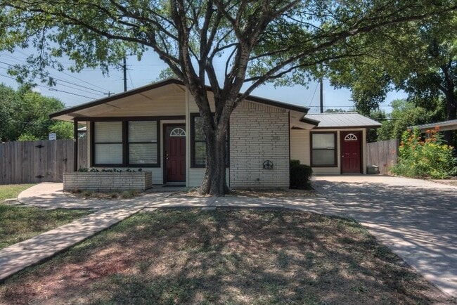 Photo - 1615 Westmoor Dr Townhome