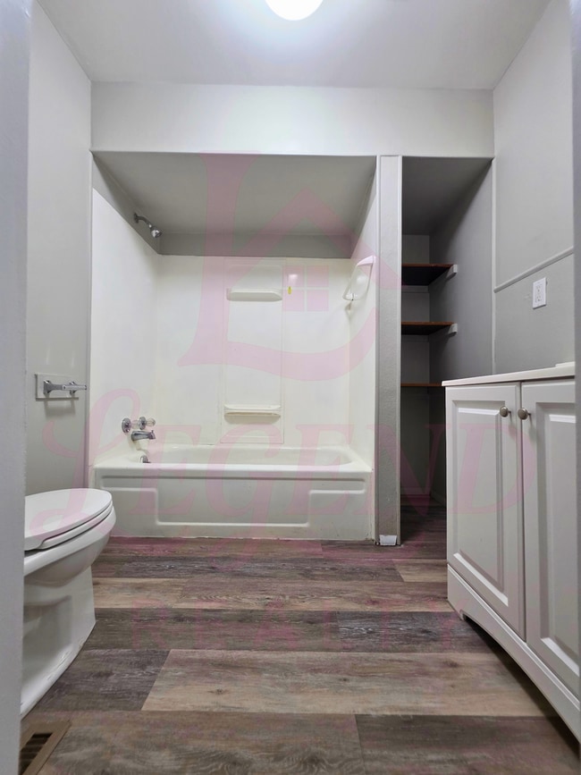 Photo - Move-In Ready 2BR Home in Ritenour School District!