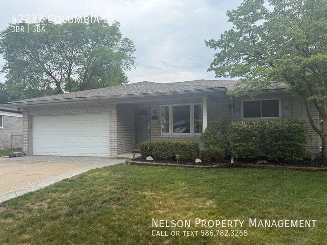 Photo - 42237 Columbia Ct House