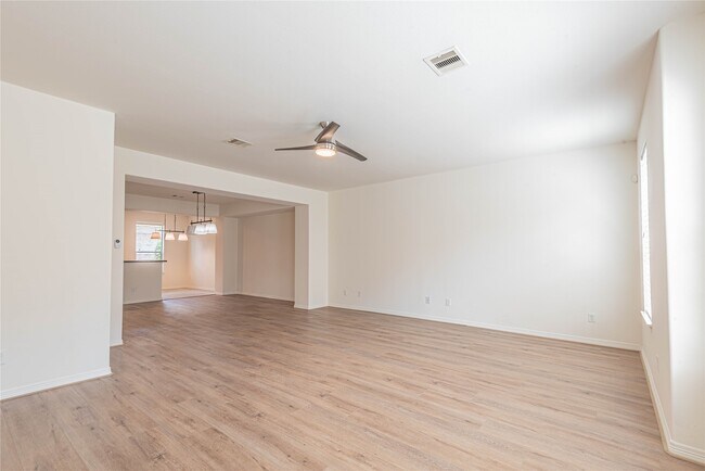 Photo - 8117 Silverton Creek Ln