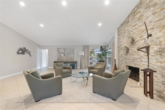 Photo - 2445 Lakes Dr