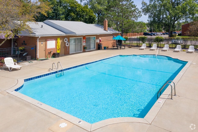 Franklin Square Apartments
