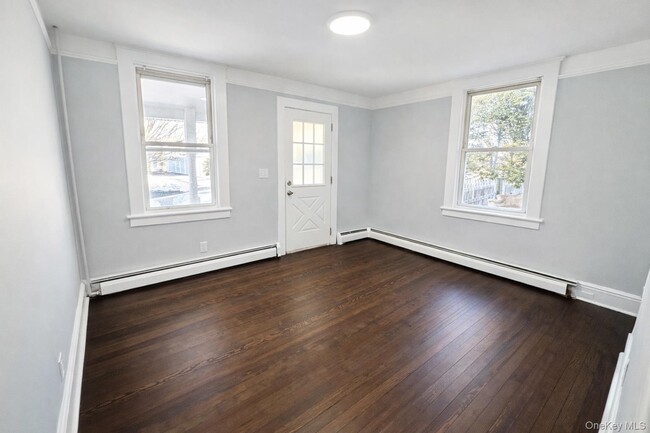 Photo - 6466-66 Hawley Ave