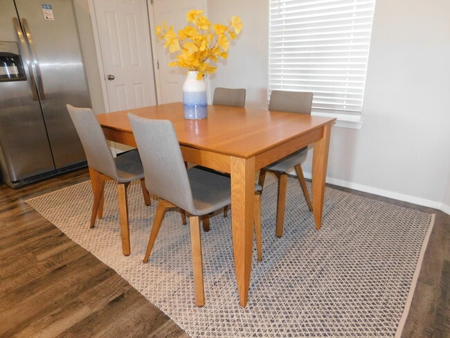 Plenty of room for your table/desk - 4656 W Fairbanks Way