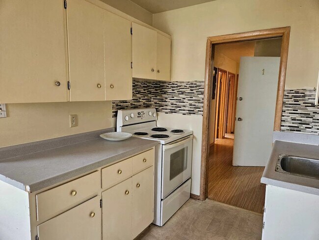 Photo - 431-436 6 Ave NW Unit 3