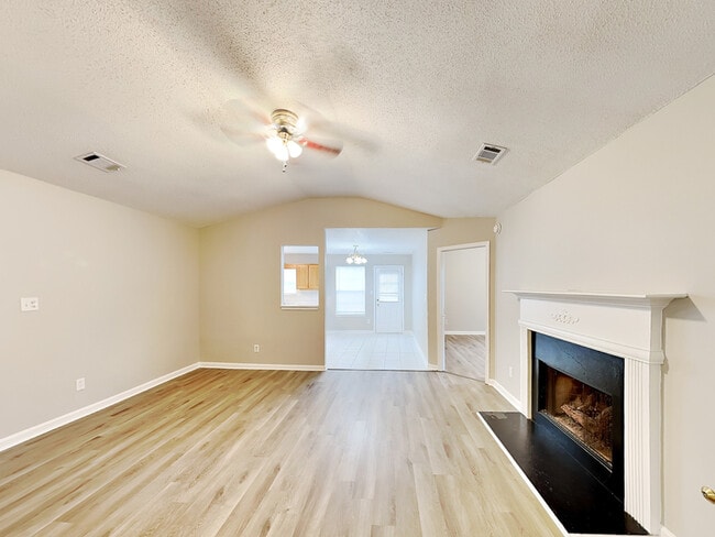 Photo - 276 Village Dr