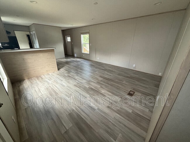Photo - 356 Bayhead Dr