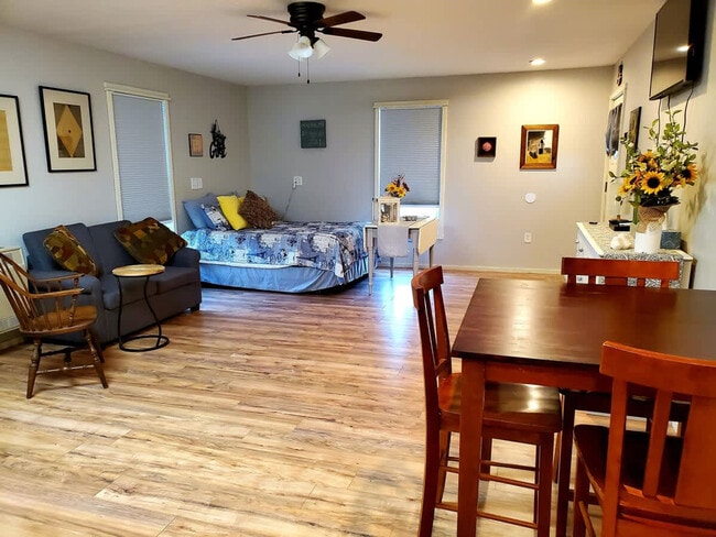 Building Photo - 6820 1/2 North Montana Avenue-SI ID1492821P Unit SI ID1492821P