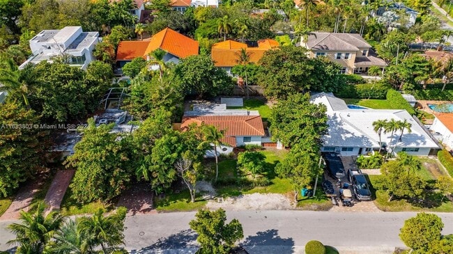 Photo - 738 Fernwood Rd