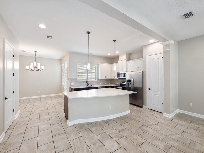 Photo - 1442 Resolute St