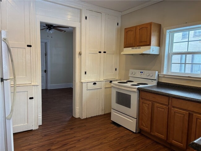 Photo - 49 Bridge St