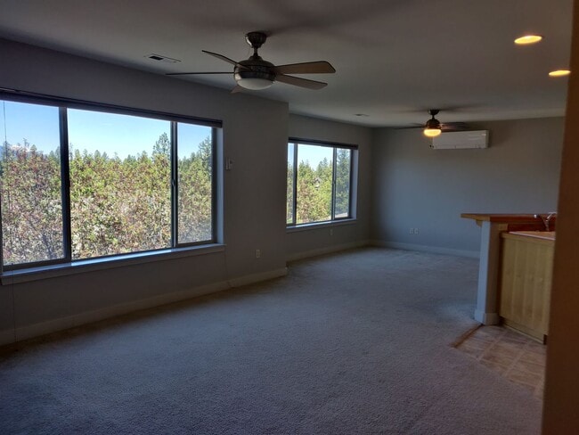Photo - 331 NW Flagline Dr Unit B