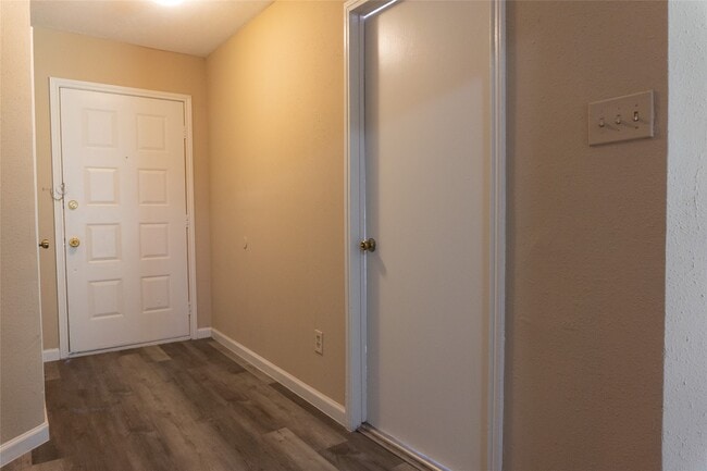 Building Photo - 8643 Causeway Dr