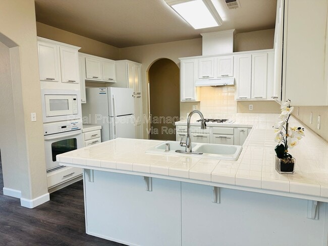 Building Photo - 4333 W Pinsapo Dr